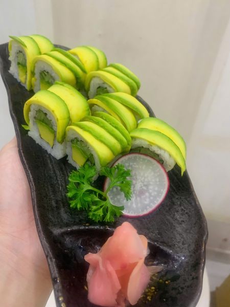 Sushi trái bơ Vegan