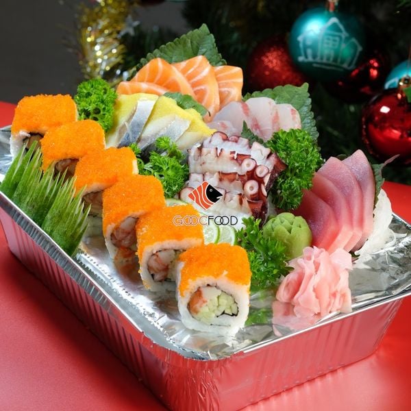 MERRY SET 5 (4 miếng cá hồi, 4 miếng trích, 4 miếng ngừ, 4 miếng chẽm, 4 miếng bạch tuộc, 1 Sushi cá hồi phủ trứng)