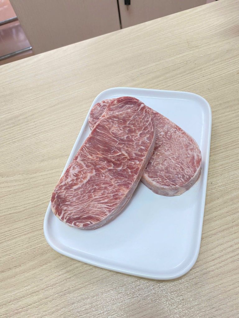 Bò Sakura beefsteak (miếng 200gr) vân mỡ