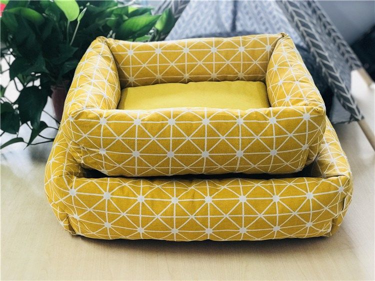 Nệm nằm vuông cho thú cưng - Vàng S 50x40x16cm | Loffepet