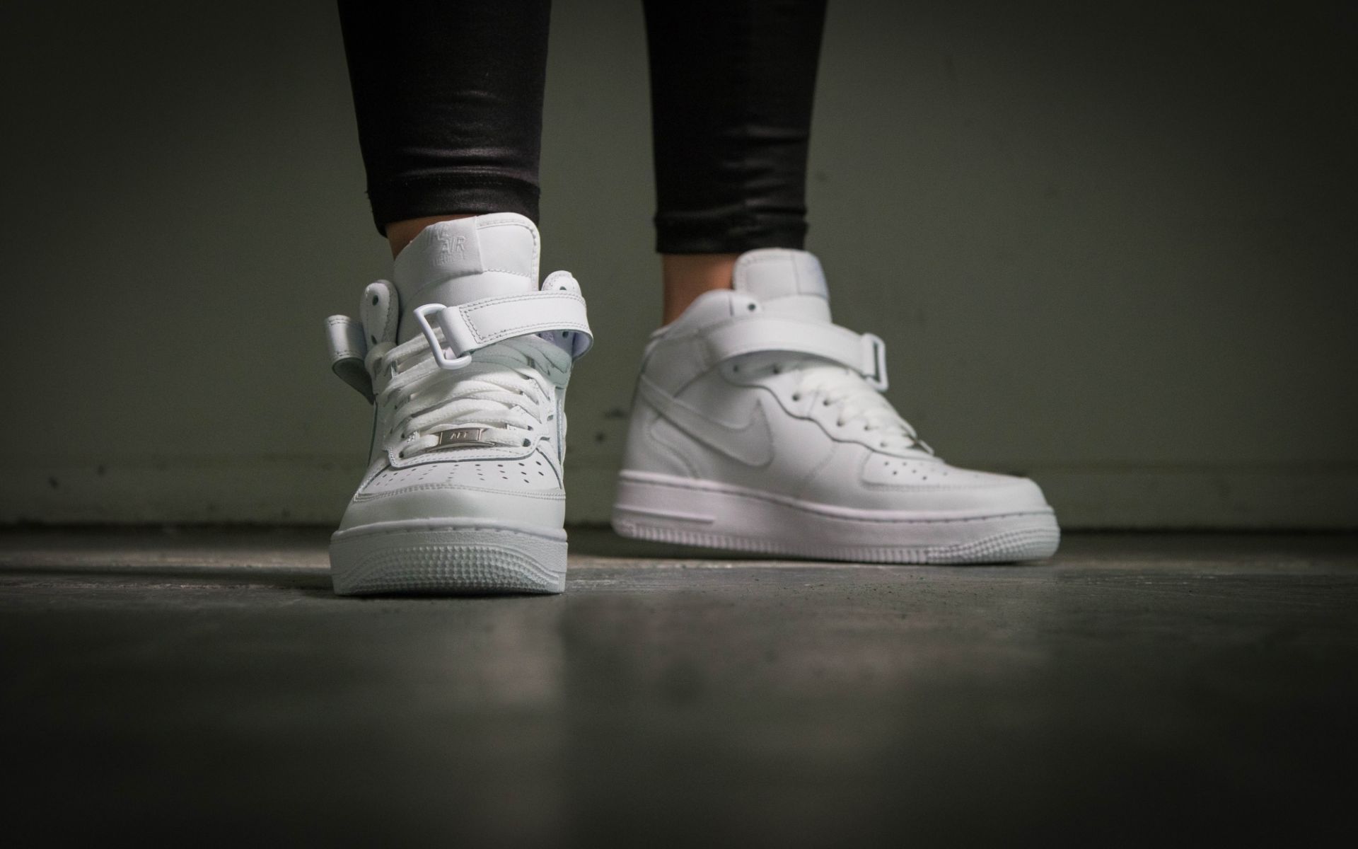 af1 mid all white