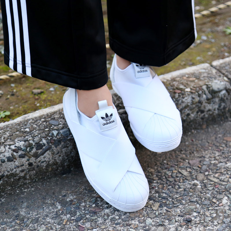 adidas slip on all white