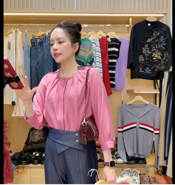  A530-Áo Tơ Xếp Ly 