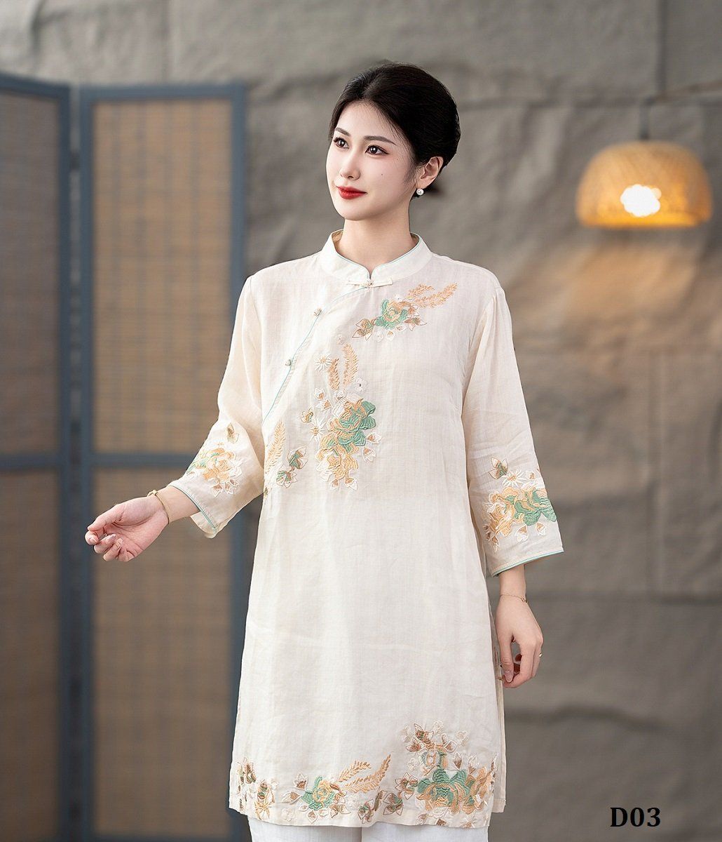  D03-Đầm Ramie Thêu Hoa Nghệ Thuật Nút Gài Cổ Điển Thanh Lịch 