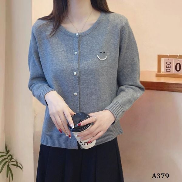  A379-Áo Len Lụa Mặt Cười Dài Tay 