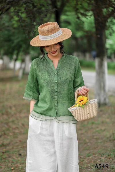  A549-Áo Ramie Thêu Nghệ Thuật Cổ V Viền Tơ 