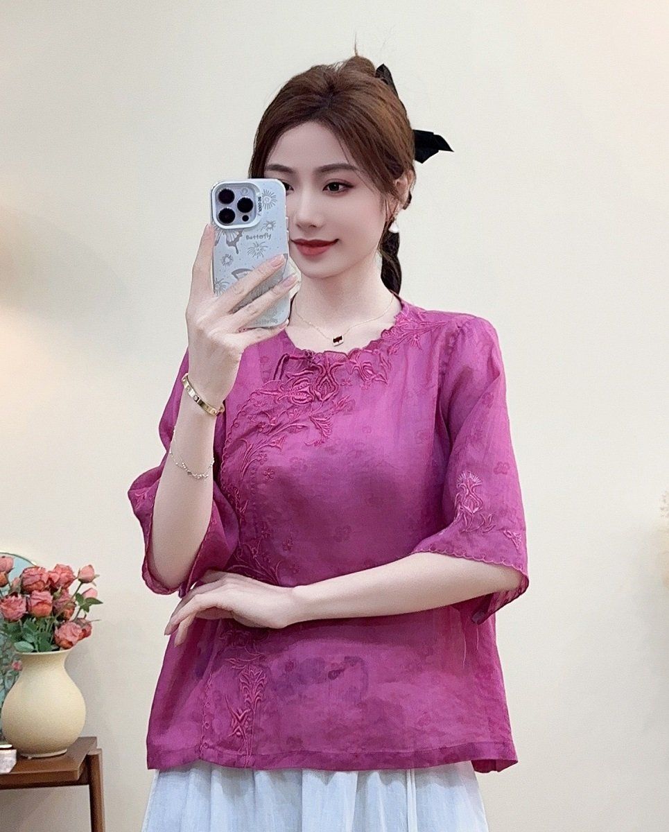  A559-Áo Ramie Thêu Hoa Cổ Tròn 