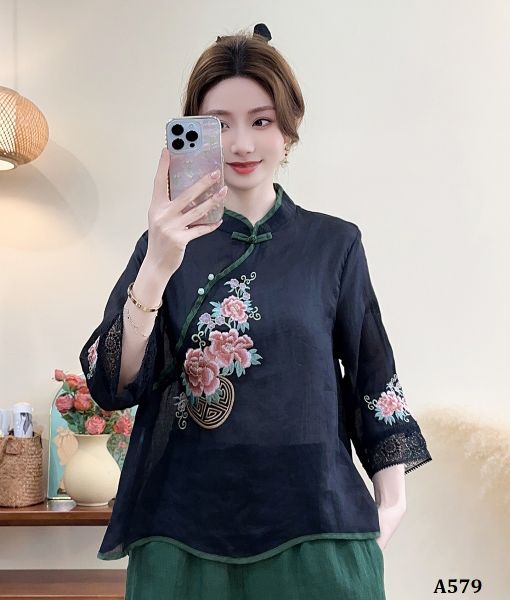  A579-Áo Ramie Thêu Hoa Viền Ren Tay 