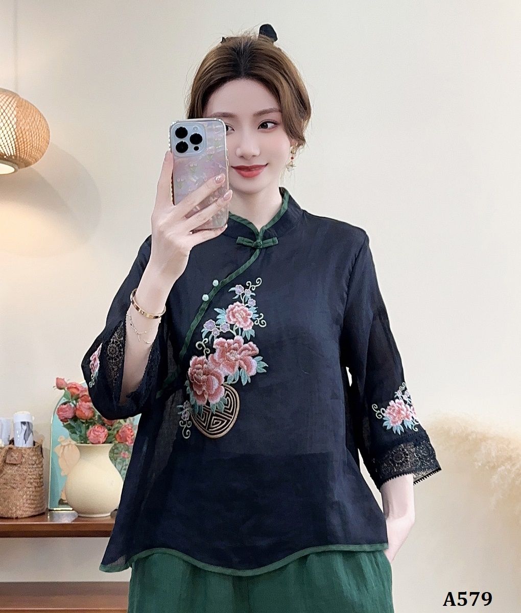  A579-Áo Ramie Thêu Hoa Viền Ren Tay 