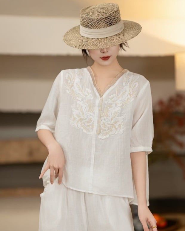  A647-Áo Ramie Thêu Hoa Nghệ Thuật Cổ V 