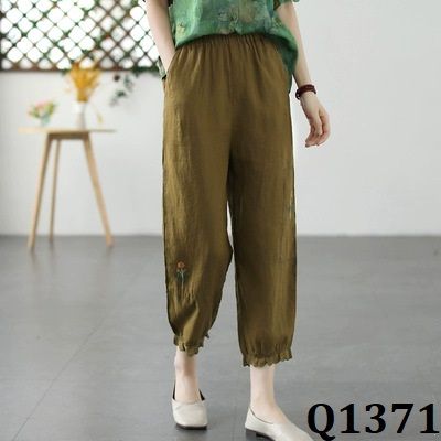  Q1371-Quần Linen Cà Rốt Thêu Hoa Ren Gấu 