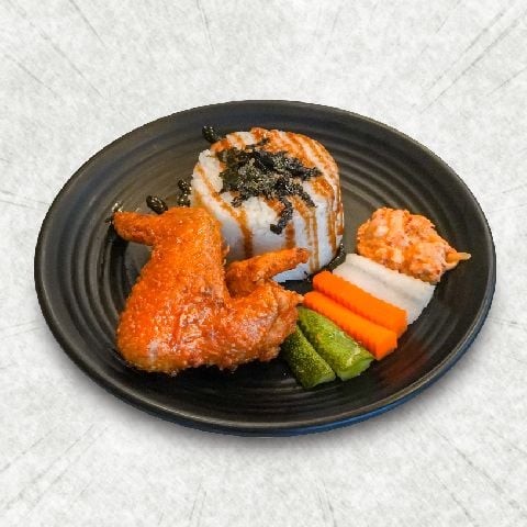  Cơm gà rán phủ xốt 