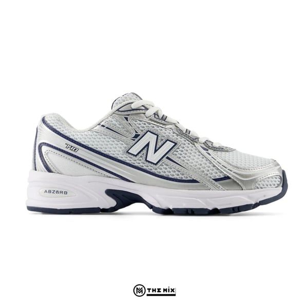 New Balance 740 