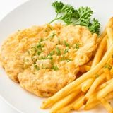 Ức gà tẩm bột chiên & khoai tây