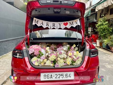 5tr - Feedback trang trí cầu hôn cốp xe oto
