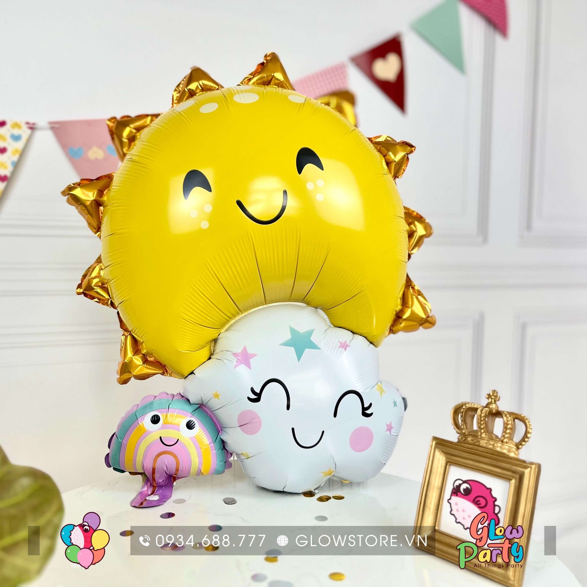 Bóng nhôm mặt trời ôm mây