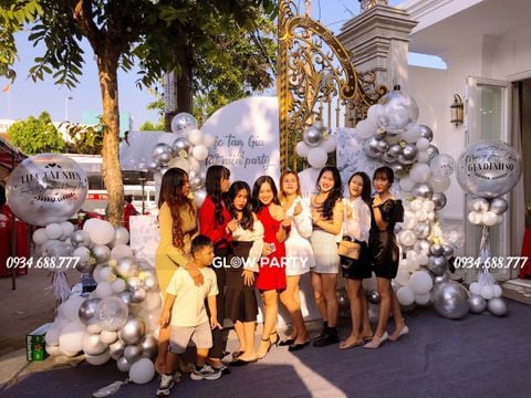 Trang-tri-tan-gia-year-end-party 