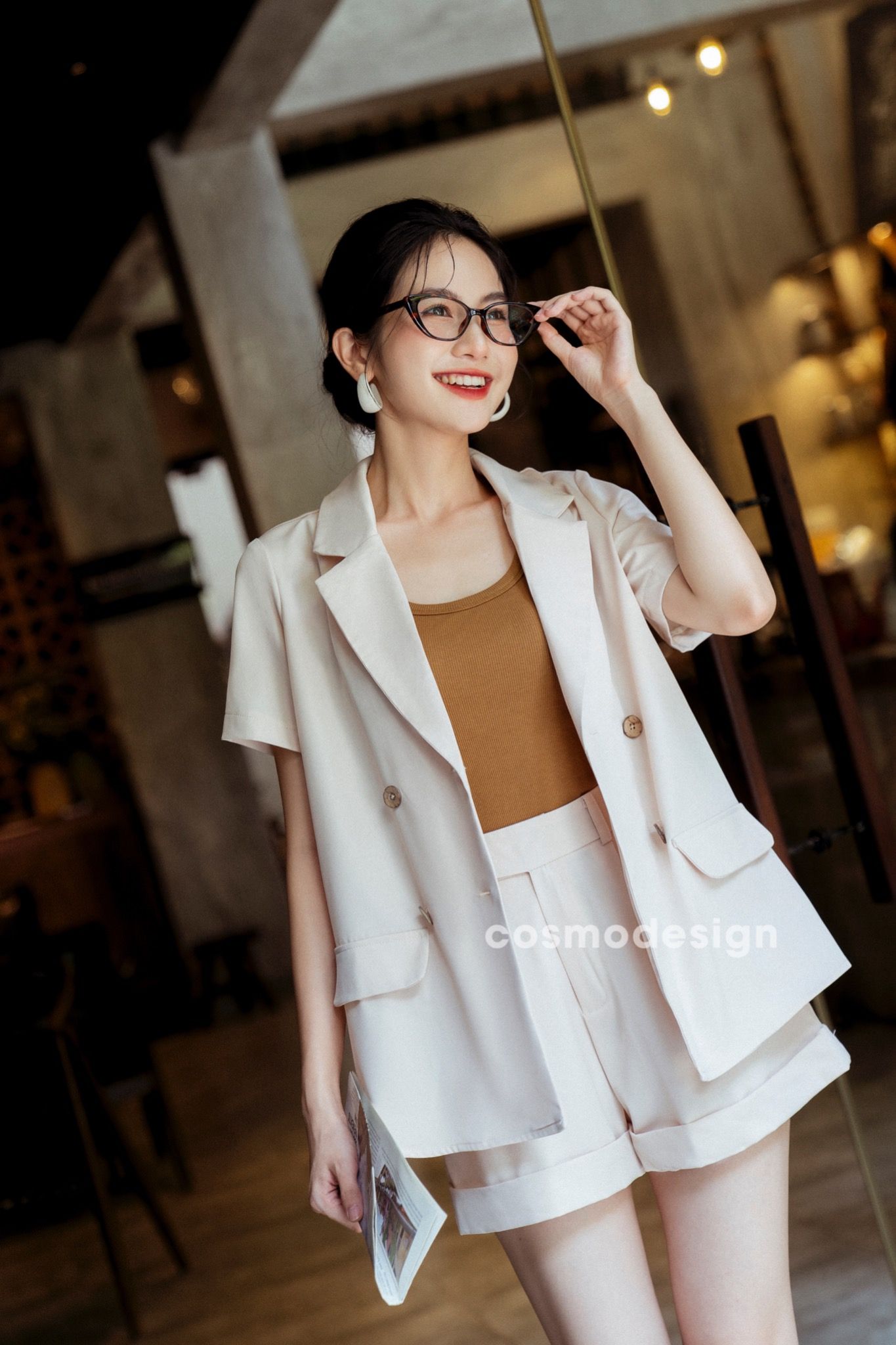 Áo sơ mi nữ cổ vest kẻ kiểu dáng thanh lịch thời trang nhìn là mê mặc là thích 299250đ SHOPSENSENCOM #48 Áo sơ mi nữ cổ vest kẻ kiểu dáng thanh lịch thời trang nhìn là mê mặc là thích 299250đ SHOPSENSENCOM