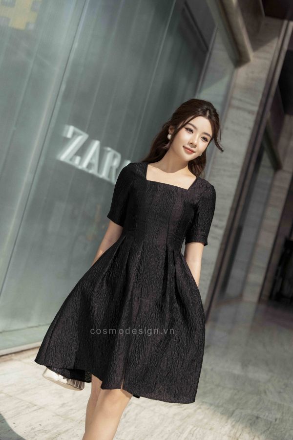 VÁY XOÈ CỔ V MIX LI SƯỜN MÀU ĐEN ĐỎ