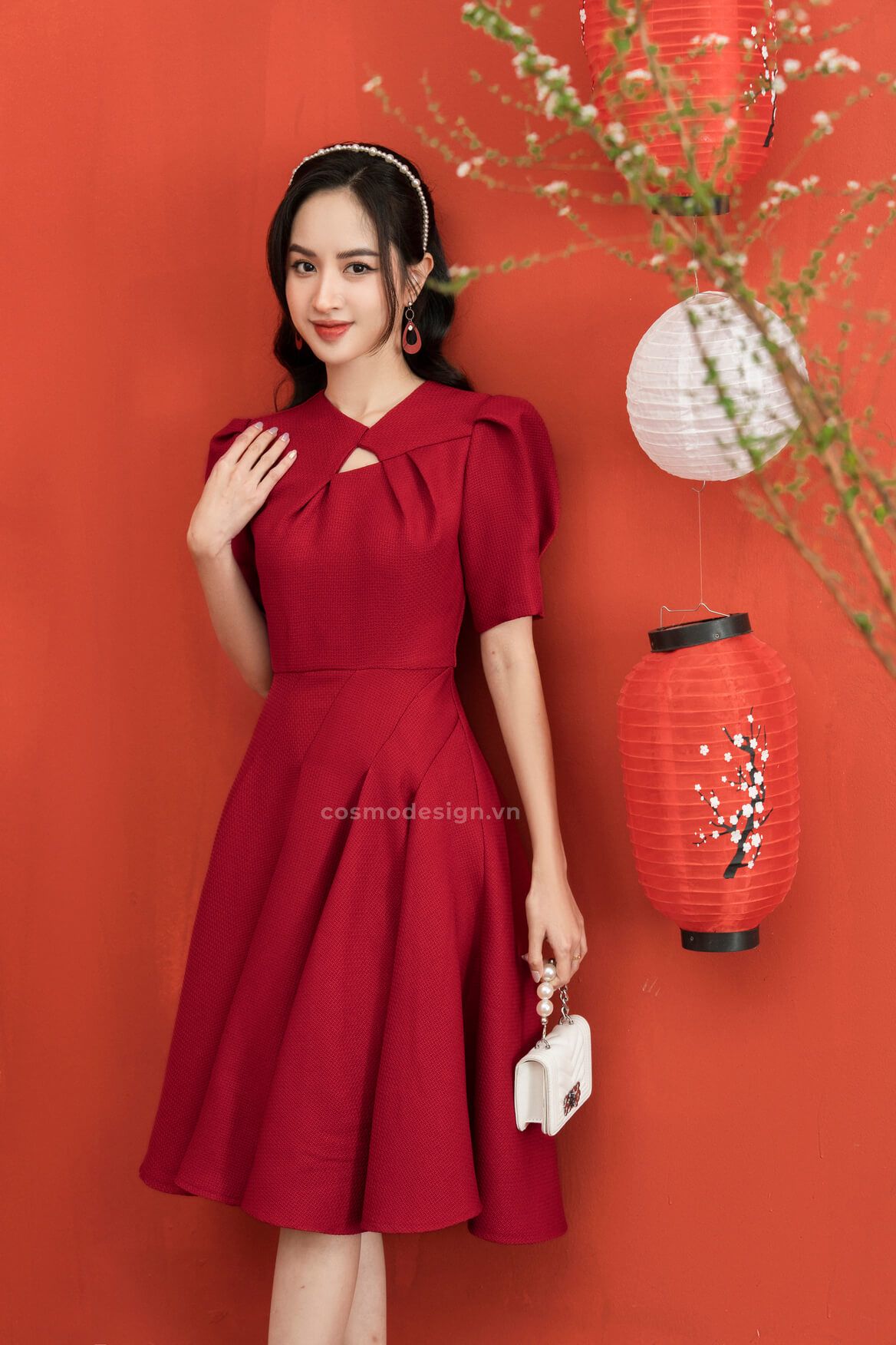 Váy xòe đen cổ khoét lệch  3914