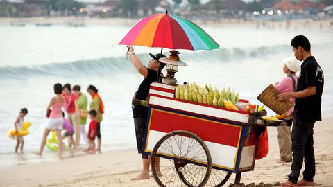 Du lịch Indonesia: Bali - Hồ Beratan - Đền Tanah Lot - Bãi biển Tanjung Benoa