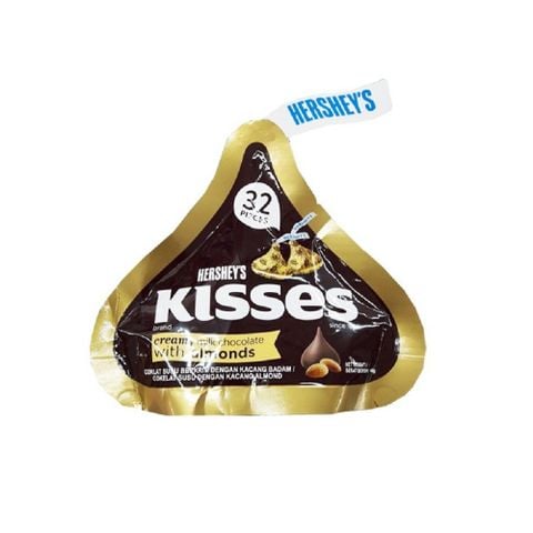  SÔ CÔ LA KEM SUA HẠNH NHÂN KISSE 146G 