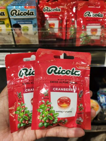  KẸO THẢO MỘC RICOLA TRÁI CÂY CRANBERRY KHÔNG ĐƯỜNG 17.5G 