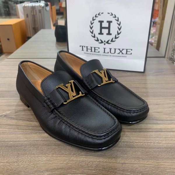 Loafer LV Montecarlo Đen Sần Khóa Vàng