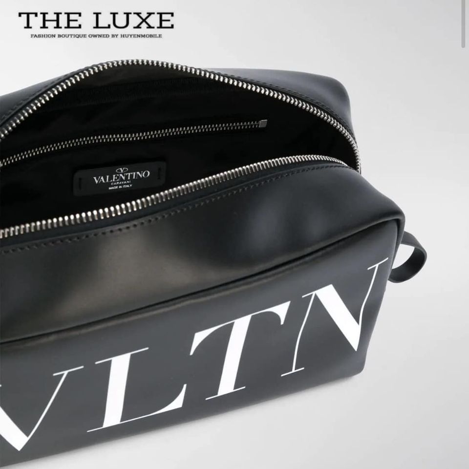 Washbag Valentino Đen Chữ VLTN Trắng