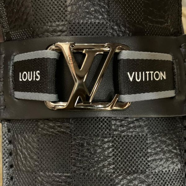 Mocca Louis Vuitton Damier Đen Sần Vạt Chữ