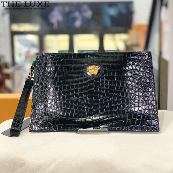 Clutch VERSACE Đen Mỏng Tag Vàng