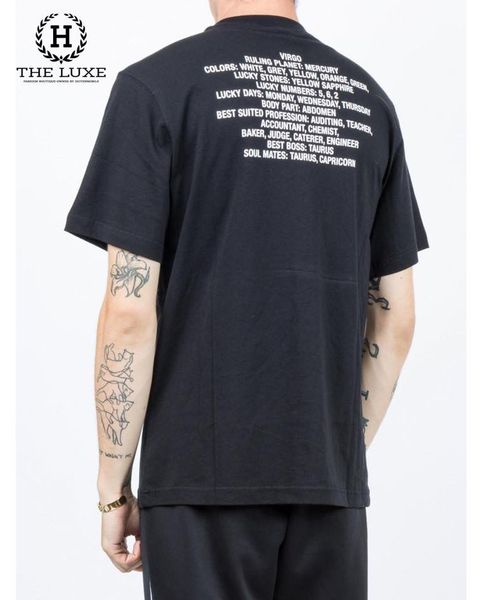 T-shirt Vetements đen logo trắng ngực