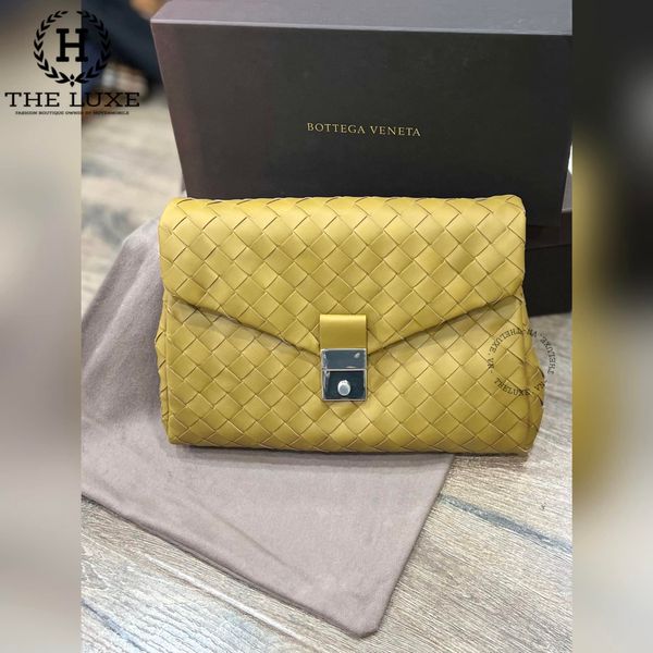 Mẫu Clutch Bottega Hoạ Tiết Đơn Giản