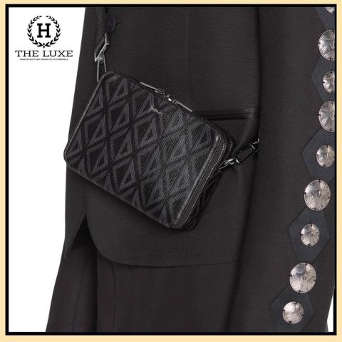  Túi đeo chéo Dior da vân đen tag sắt 