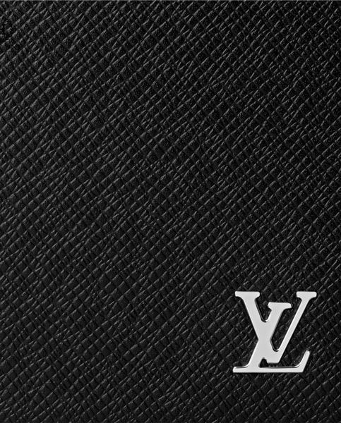 Zippy Louis Vuitton Taiga Đen