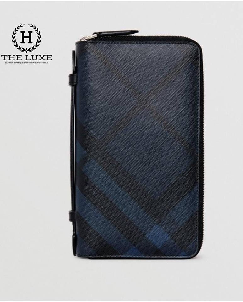 Clutch Zippy Burberry kẻ xanh navy 2 zippy