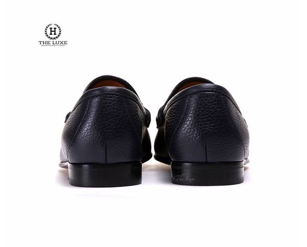 Loafer Gucci xanh navy da bê tag xích bạc