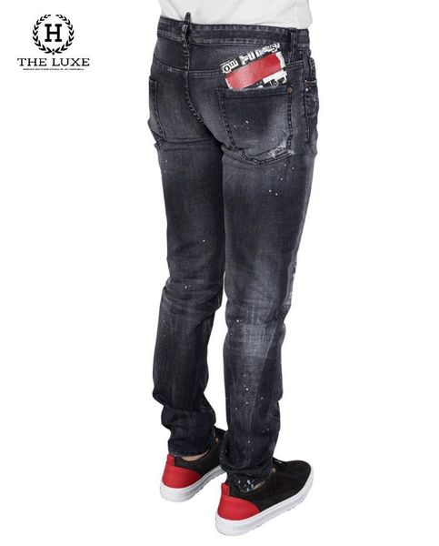 Jeans Dsquared2 màu ghi rách vảy sơn đỏ tag da túi