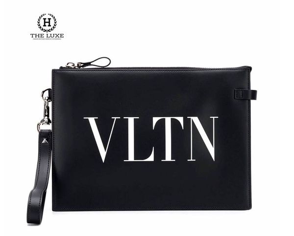 Clutch Valentino Garavani đen chữ VLTN