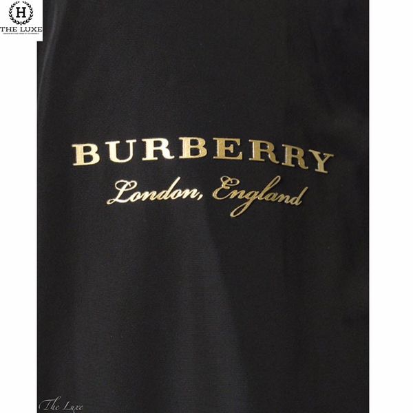 Áo Khoác Gió Bomber Burberry Đen Khóa Vàng