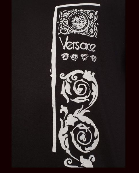 T-shirt Versace Đen Họa Tiết Trắng