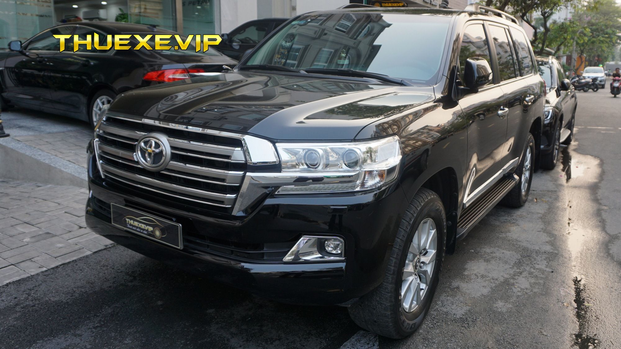 TOYOTA LAND CRUISER - BLACK