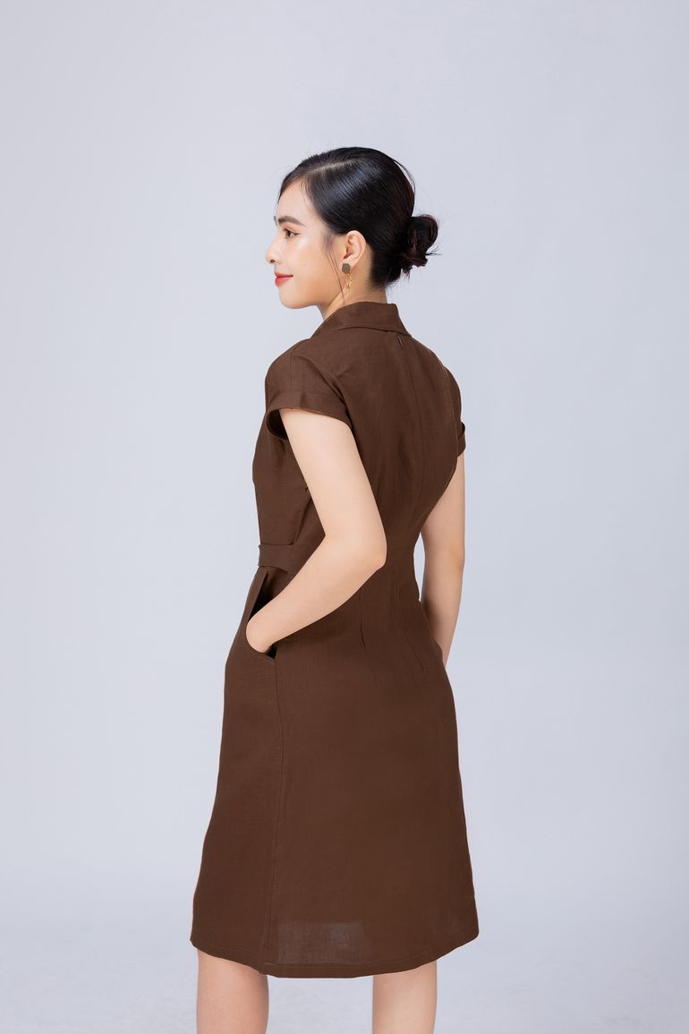 Đầm sơ mi công sở màu đen cá tính mọi thời đại là những mẫu nào