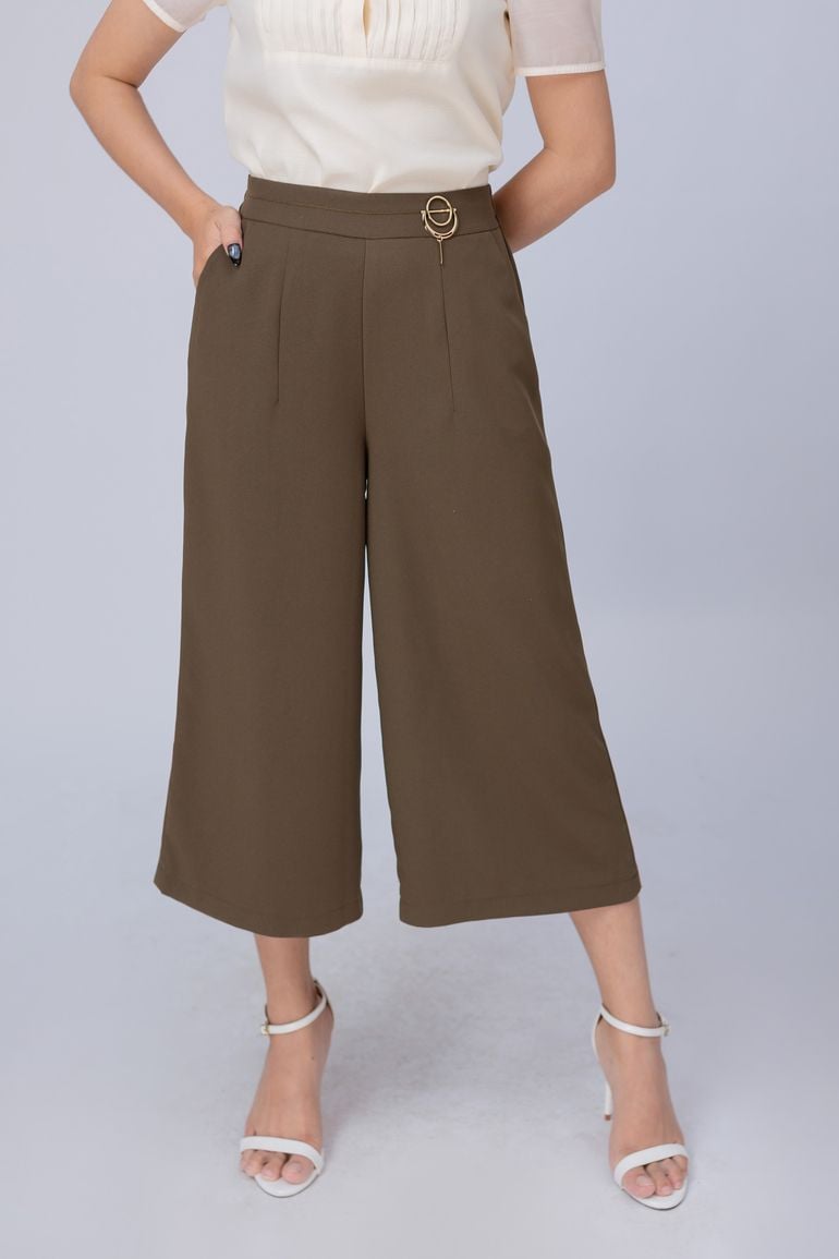 Culottes là gì 9 cách phối đồ với quần ống rộng Hot Trend 2020