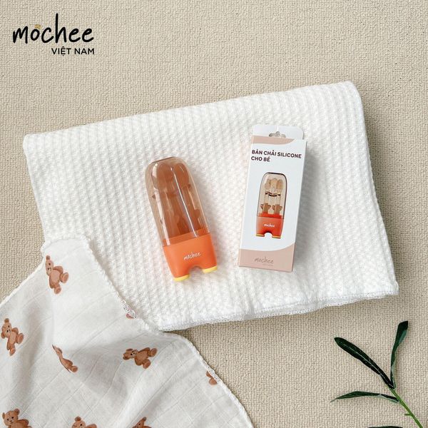 Mochee Set 3 món Rơ Lưỡi, Bàn Chải Silicon Cho Bé 0-18 Tháng Tuổi Kèm Cốc Đựng
