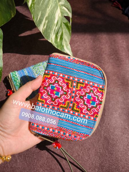  Ví thổ cẩm thêu tay 