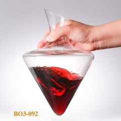 Decanter tam giác kèm xô đá