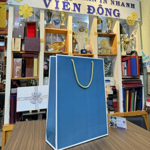 Túi giấy đựng quà