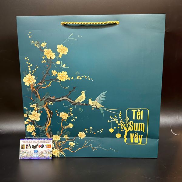In túi giấy đựng quà Tết 2025