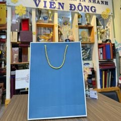 Túi giấy cho shop thời trang